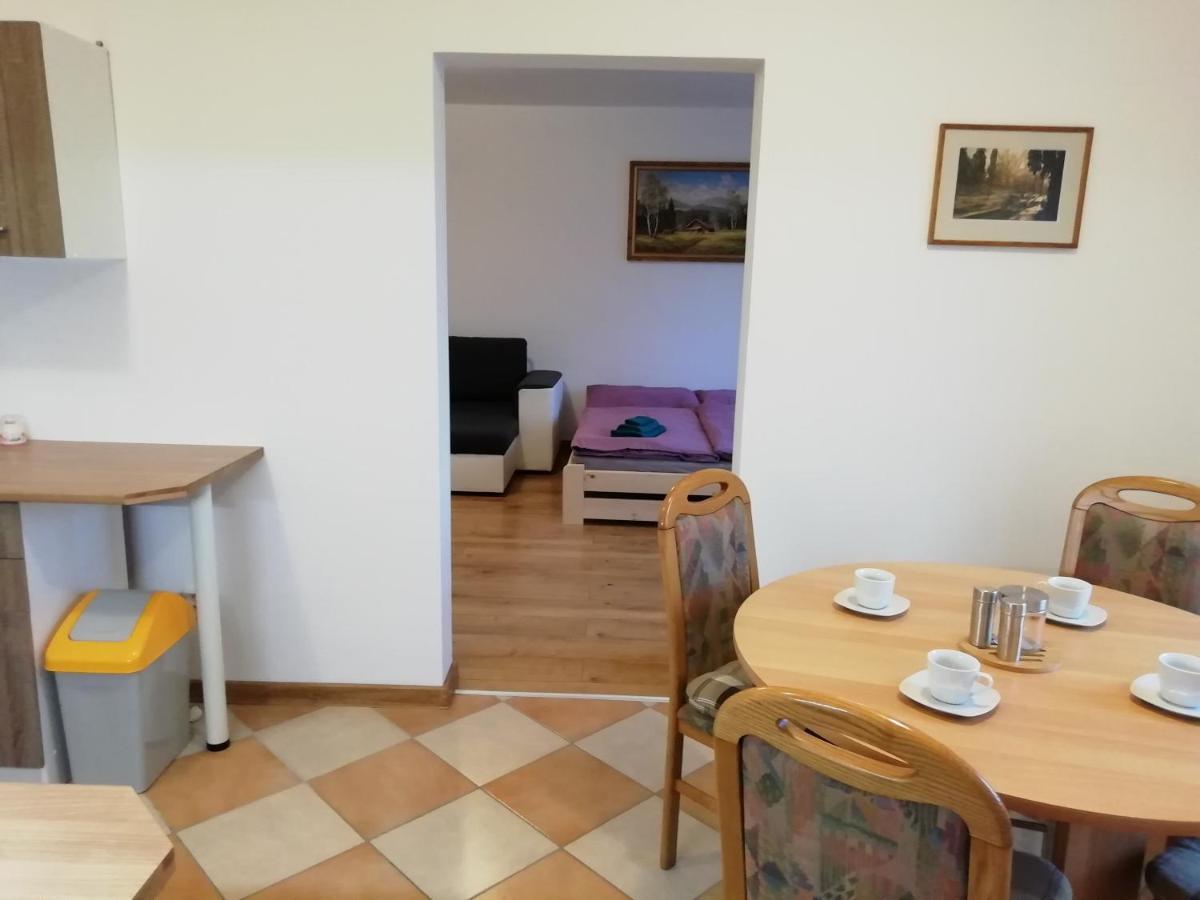 יאסימוב Apartman Albreit מראה חיצוני תמונה