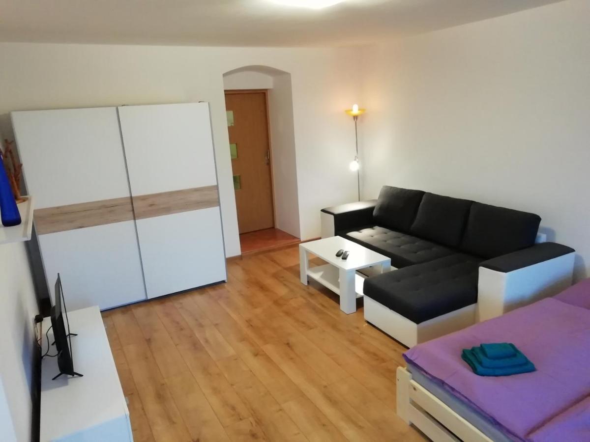 יאסימוב Apartman Albreit מראה חיצוני תמונה